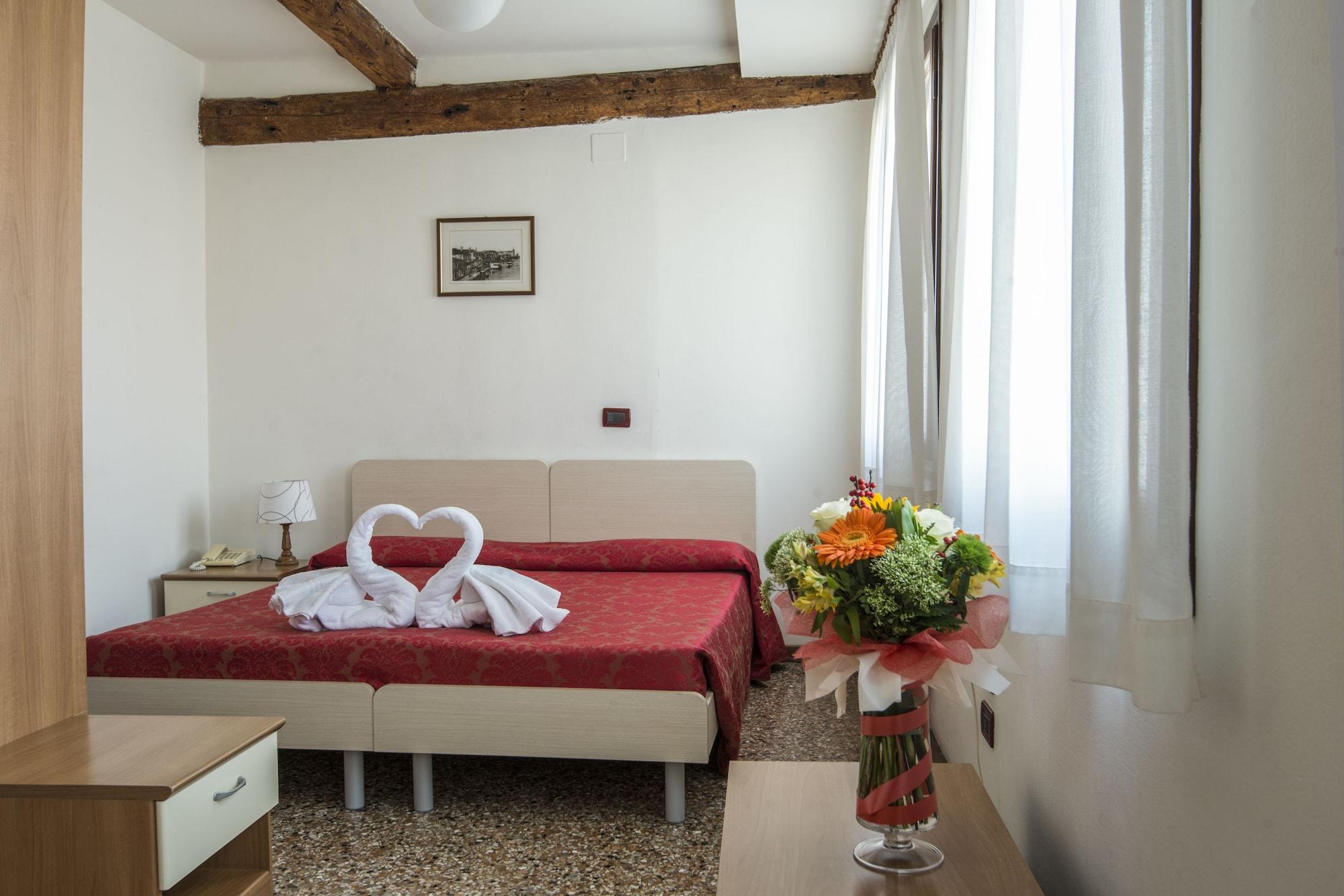 Casa Sant'Andrea Bed and Breakfast Venetië Buitenkant foto