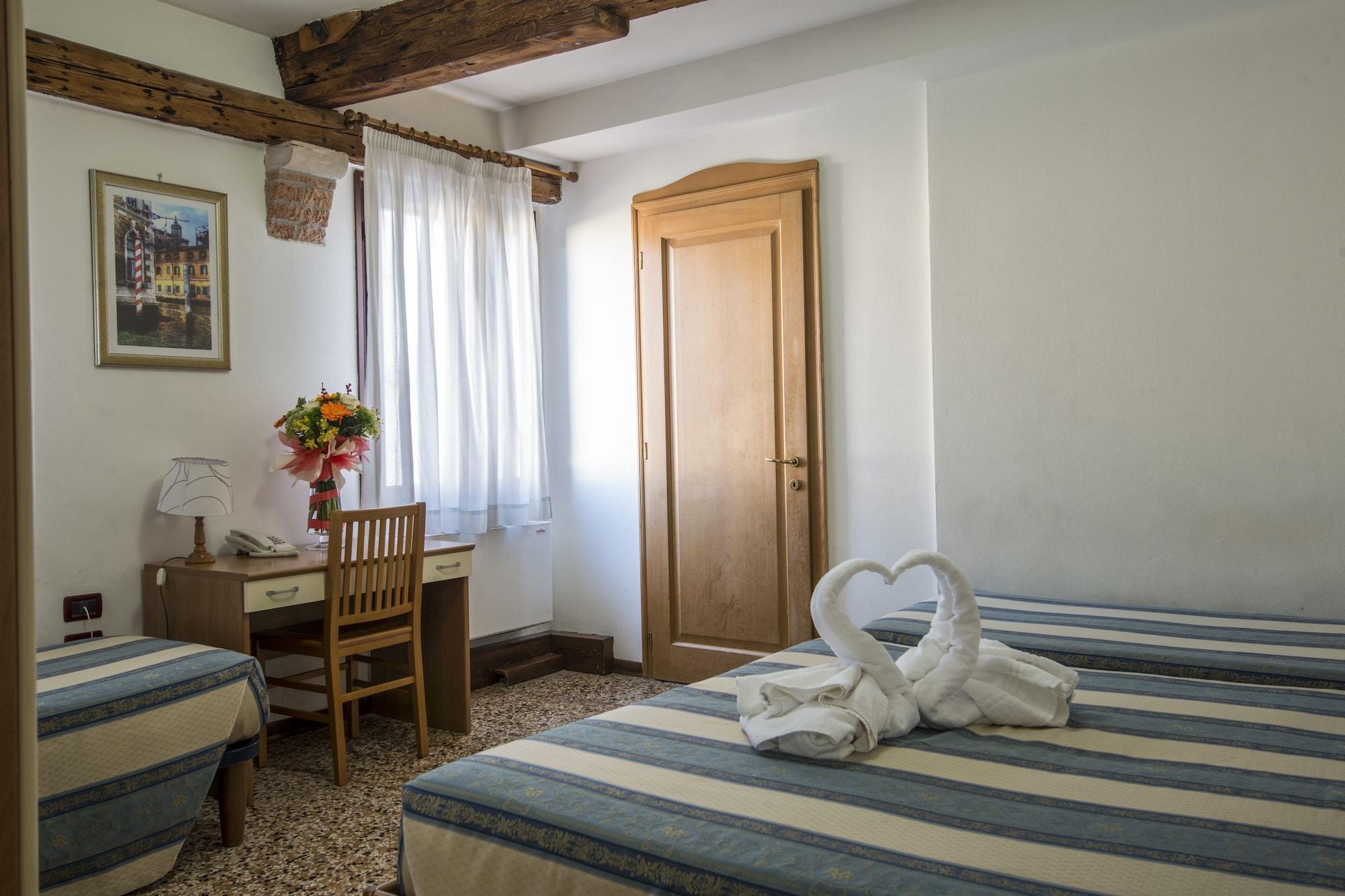 Casa Sant'Andrea Bed and Breakfast Venetië Buitenkant foto