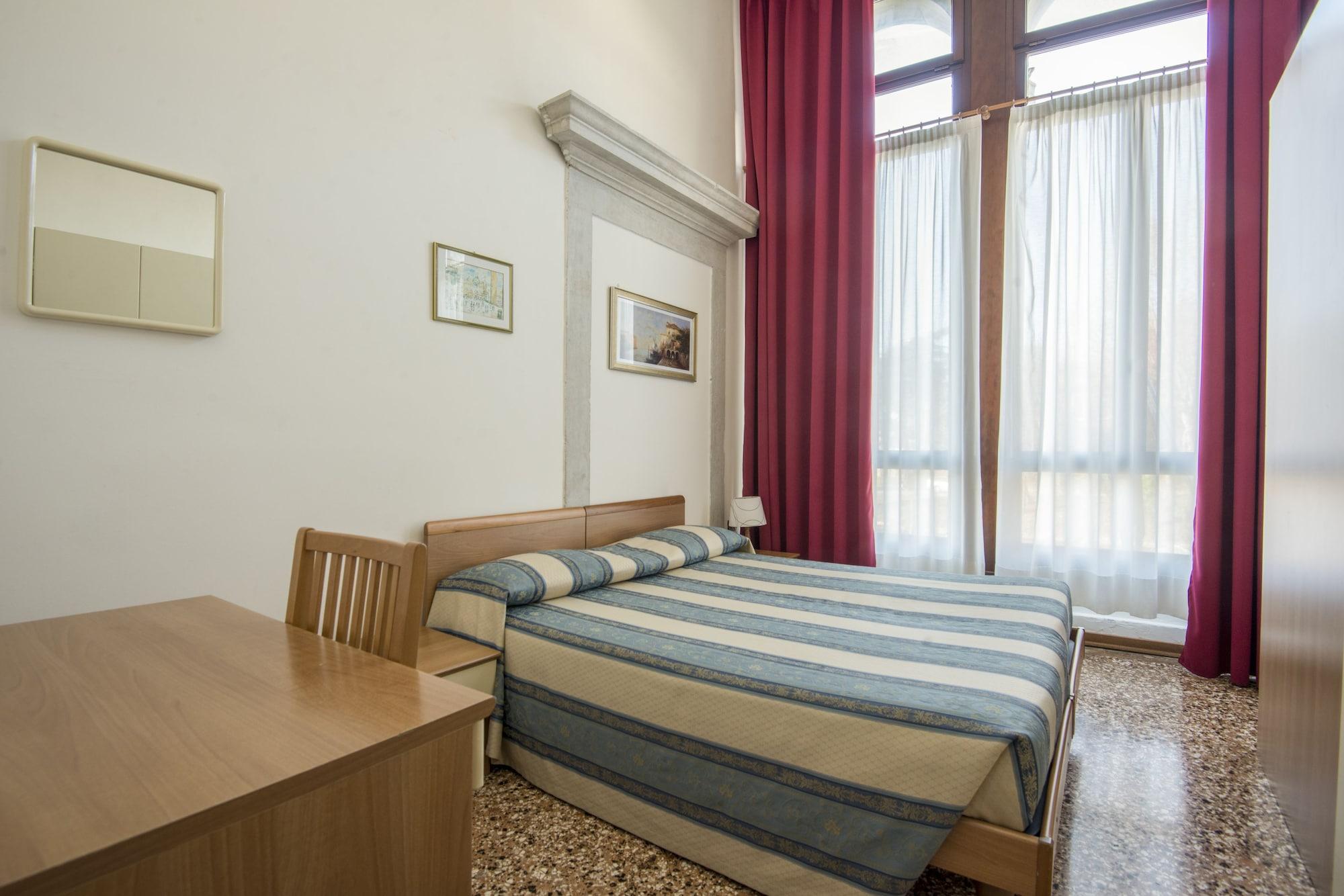 Casa Sant'Andrea Bed and Breakfast Venetië Buitenkant foto