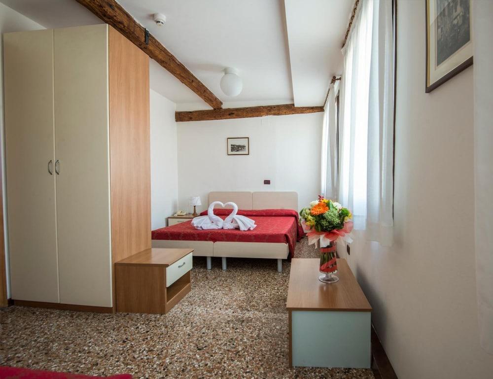 Casa Sant'Andrea Bed and Breakfast Venetië Buitenkant foto