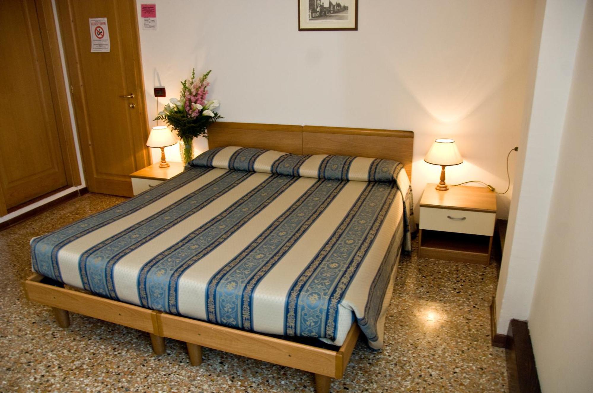 Casa Sant'Andrea Bed and Breakfast Venetië Buitenkant foto