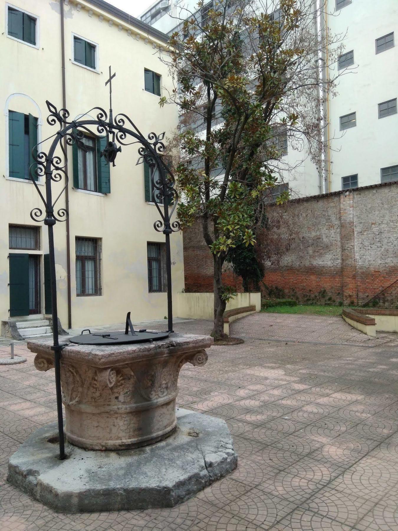 Casa Sant'Andrea Bed and Breakfast Venetië Buitenkant foto